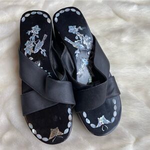 Vintage 70’s etched shell mother of Pearl platform sandals size 9